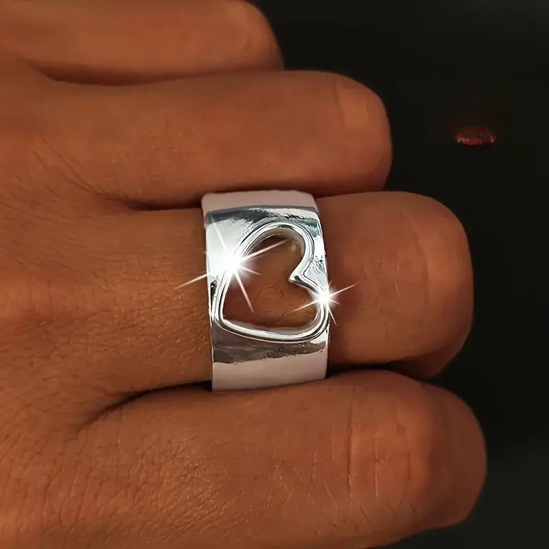 Women’s Hollowed Out Heart-shaped Ring with Adjustable Opening Index Finger Ring