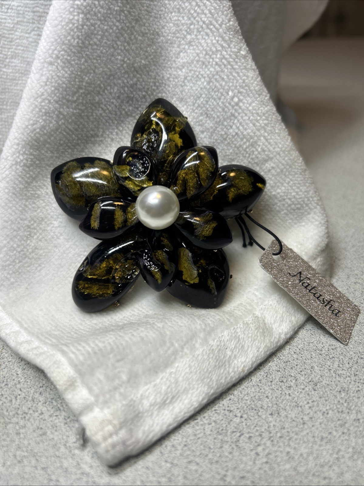 NATASHA RESIN FLOWER BROOCH WITH MULTICOLOURED RHINESTONES IN YELLOW/ BLACK