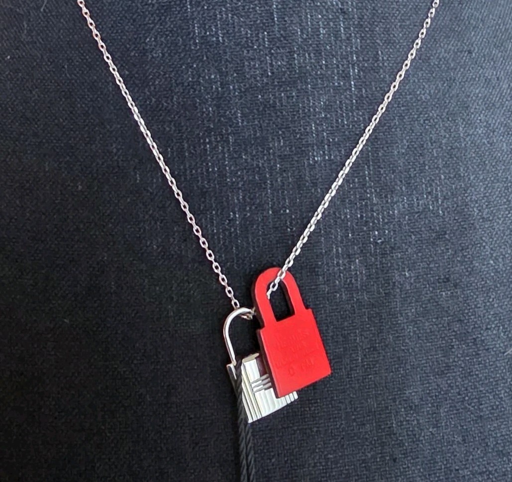 Hermès O’Kelly Pendant Necklace Silver Swift Leather Rose Azalee Red Box Receipt
