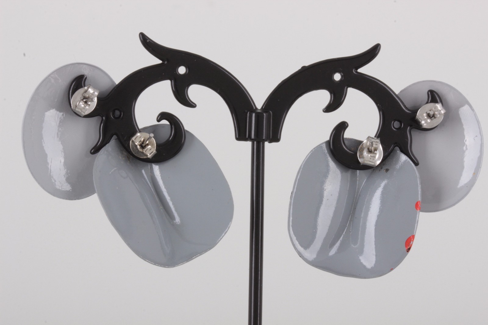 COSTUME SET OF 2 OVAL GRAY & BLACK RED & GRAY EARRINGS FASHION 4686B