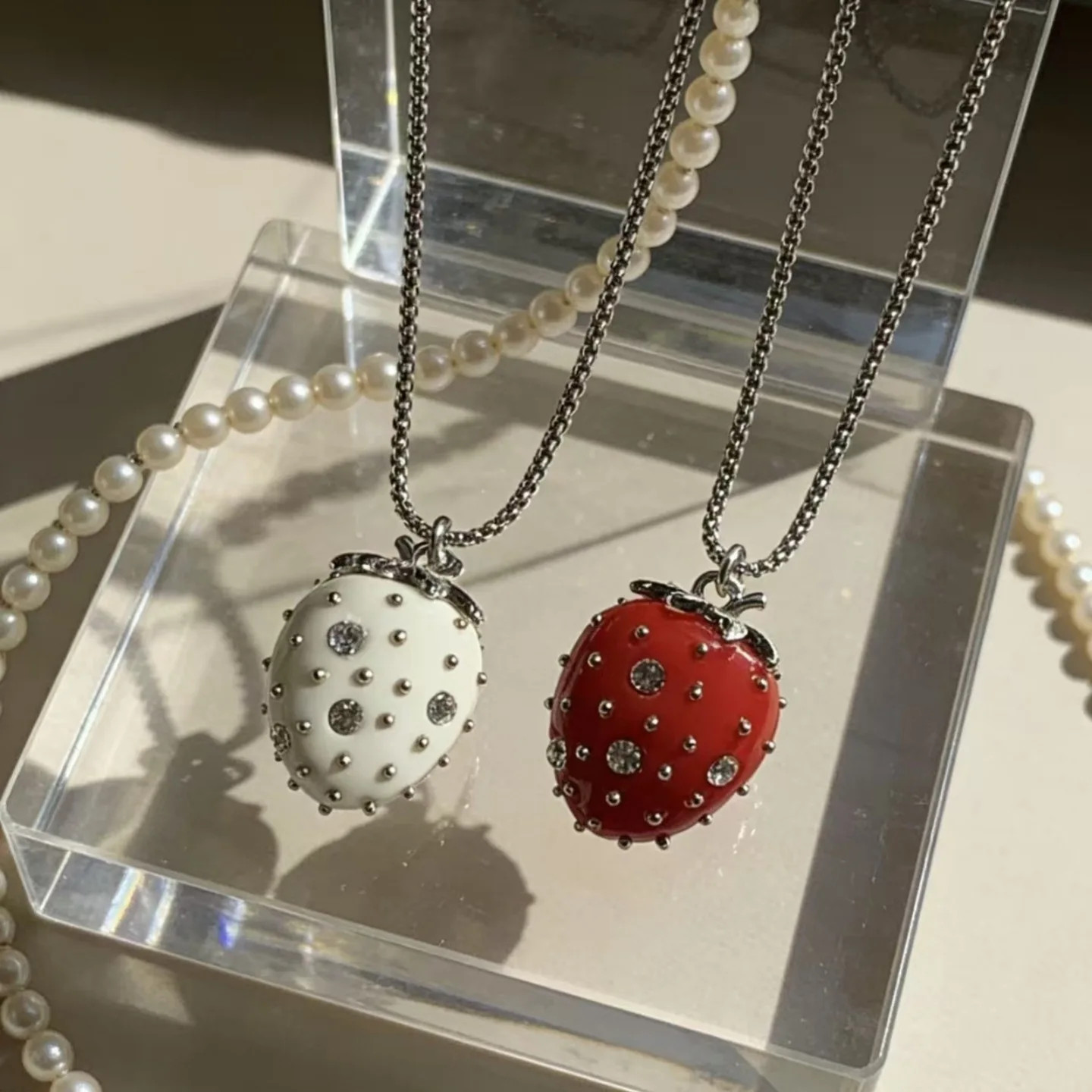 Strawberry Zircon Necklace Women Minimalist Cute Sweet Luxury Sweater Chain