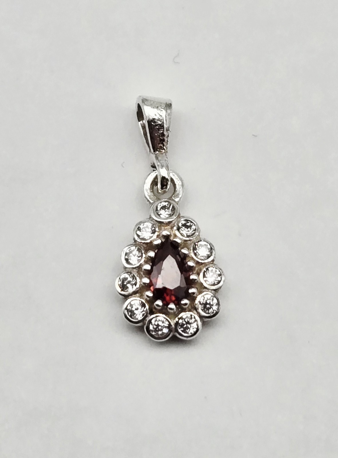 Vintage Sterling Silver Red Gemstone Inlay Halo Petite Drop Pendant – 1.0g