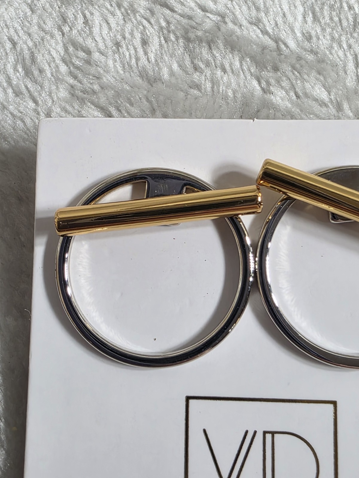 NWT Vivian Drew Gold And Silver Tone Earrings – NWT