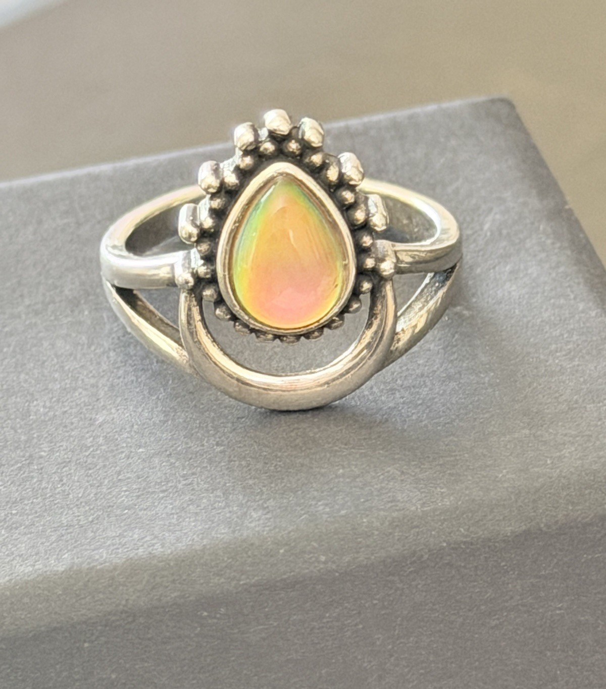 Sterling Silver Moon Teardrop Stone Mood Ring + Color Chart + Gift Box Size 7.5