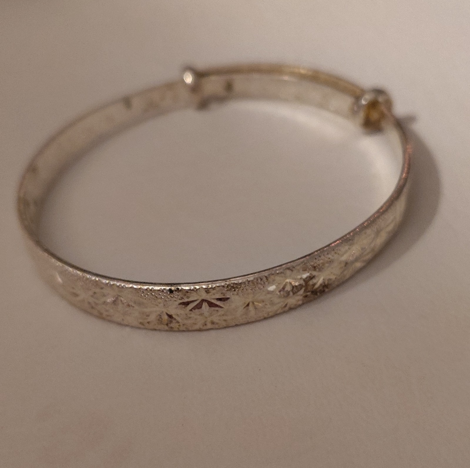 Silver Tone Engraved Decorative Bangle Bracelet Push Lock Closure Metal Round