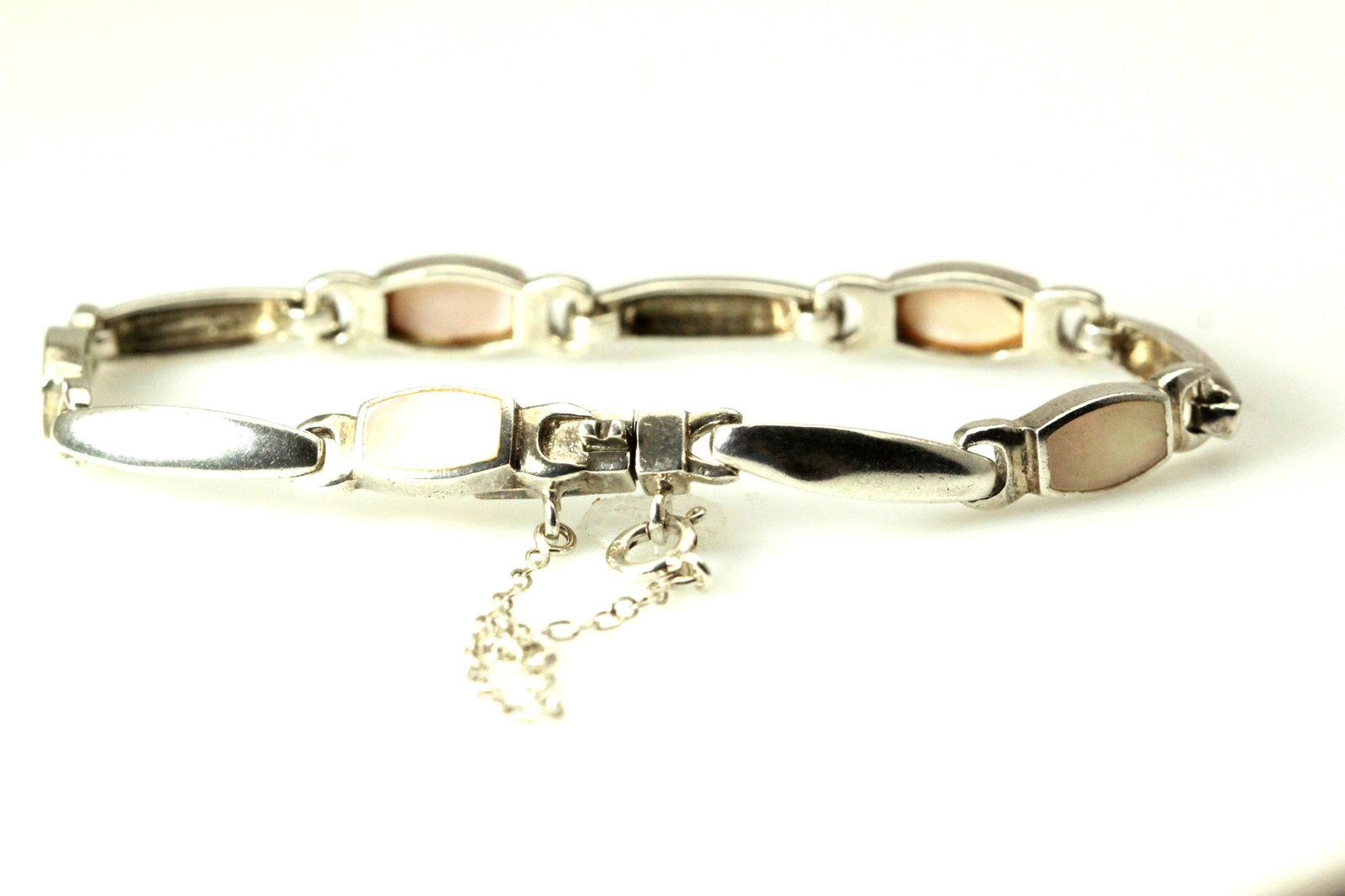 925 Sterling Silver and Mother of Pearl Link Bracelet 13.3 Grams (BR3905)