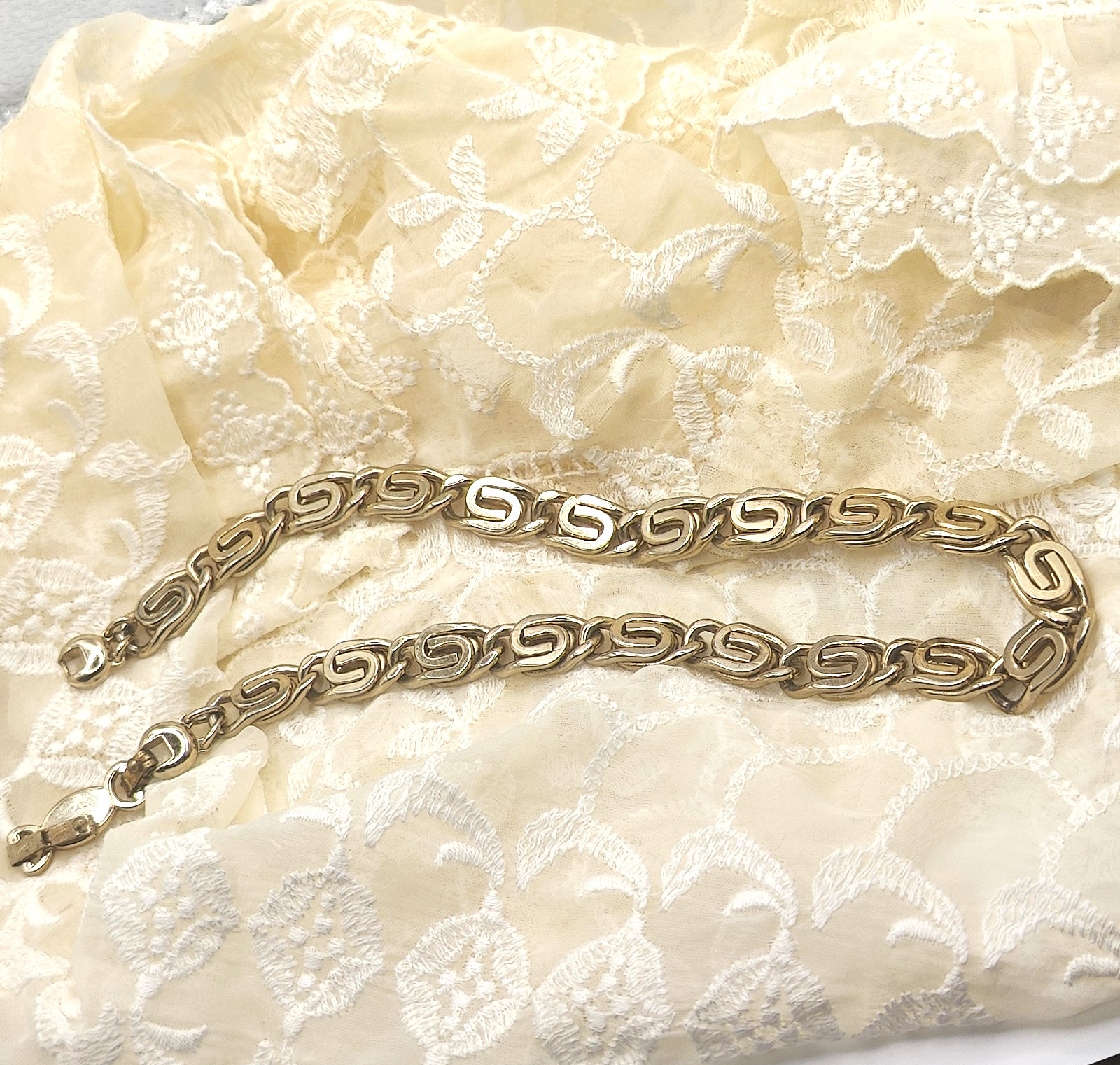 Vintage 50’s Monet Byzantine Heavy Chain Gold Tone Necklace 16″ Chunky Statement