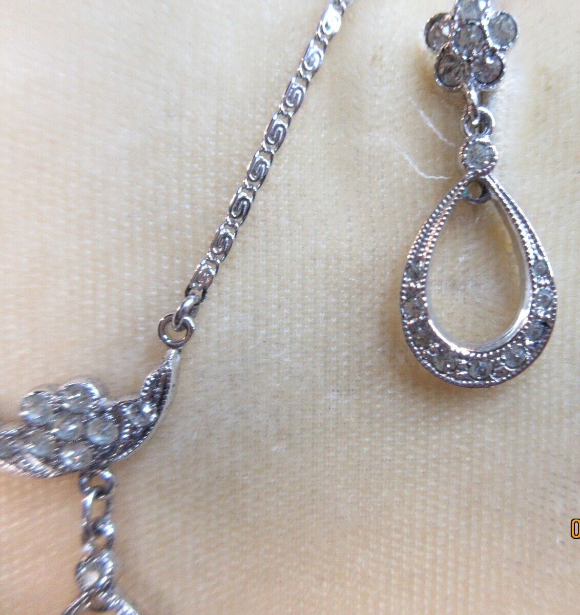 STERLING RHODIUM FINISH~HAND SET STONES~3 PIECE~NECKLACE & SCREWBACKS~17 1/2″