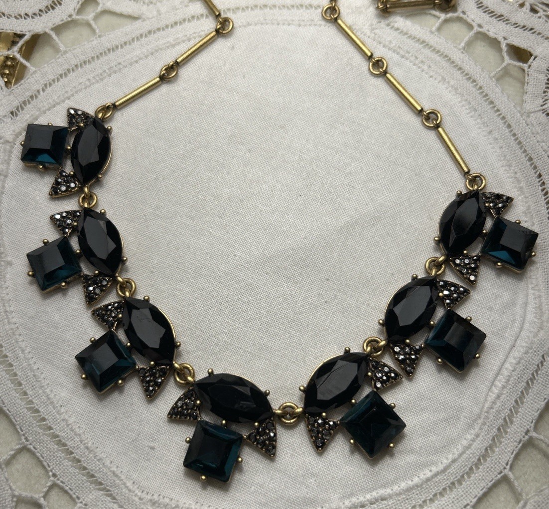 J Crew Deep Emerald Green, Crystal & Black Glass Stone Statement Necklace 17-20”