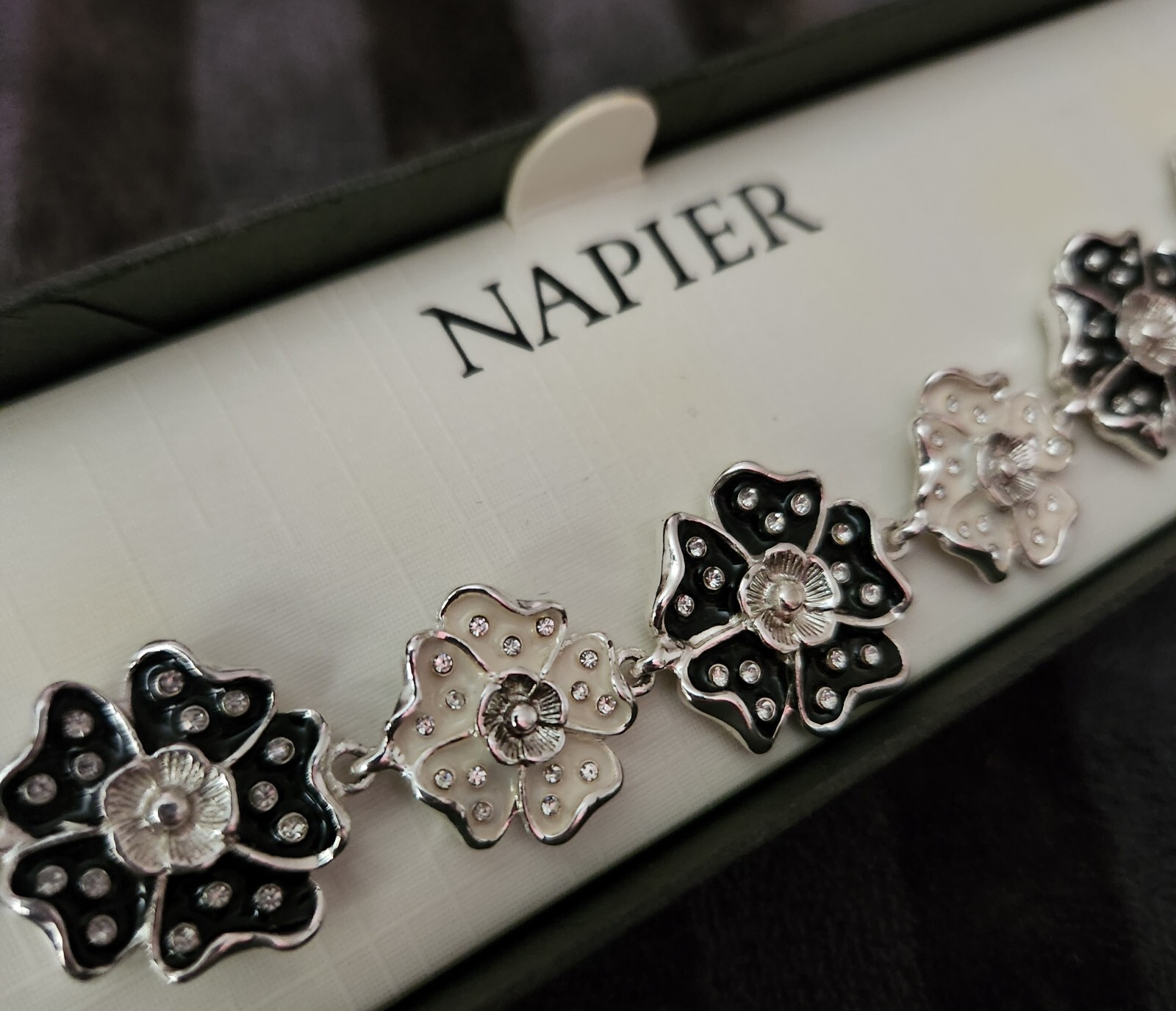 NAPIER Women’s 7″ Bracelet Sliver & Black Floral NEW IN BOX