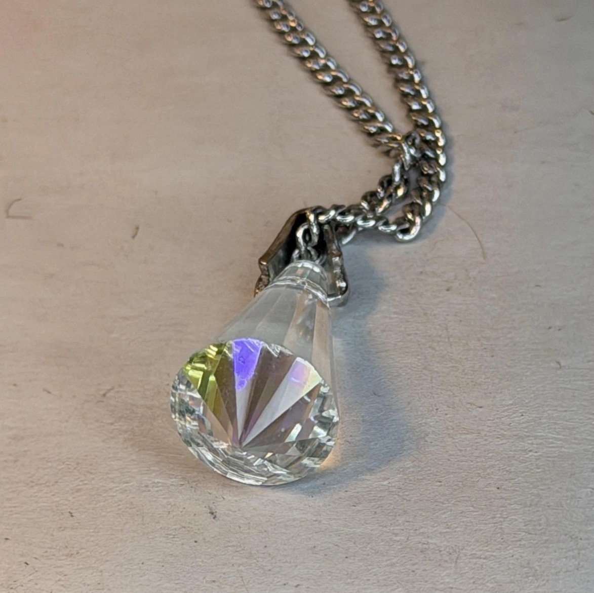Silver Tone Crystal Teardrop Pendant Necklace 18 Inch Faceted Iridescent Jewelry