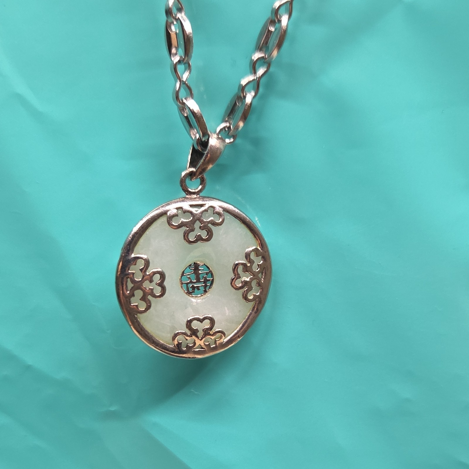 SilverS.S Chain Necklace. Lobster Clasp Round White JADE Pendant.925..