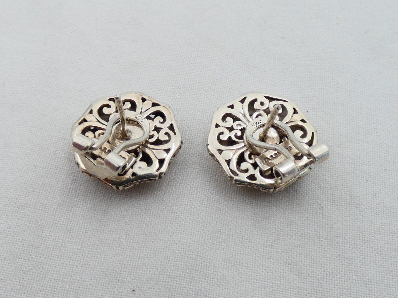 Estate Sterling Silver Bali Style Latch Back Earrings WH-11