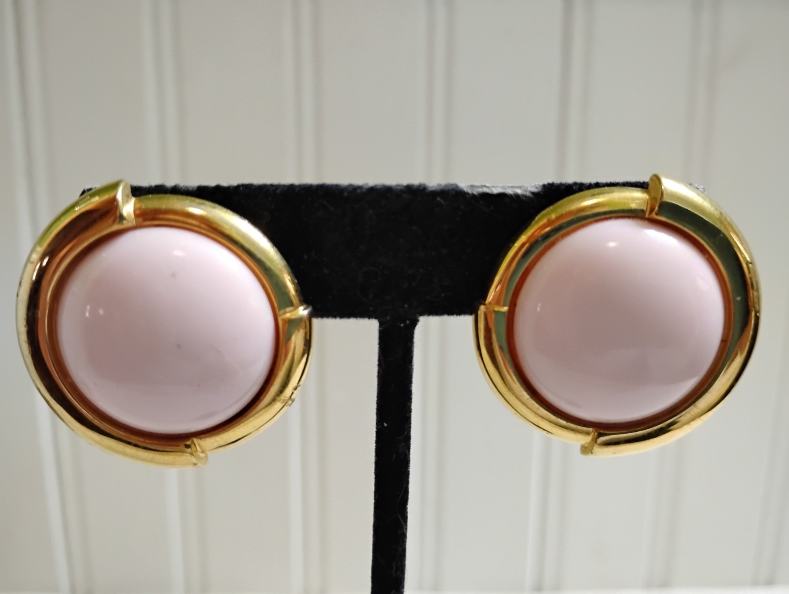 Vintage Monet GT Metal Pink Plastic Cabochon Inset Disk Post Pierced Earrings