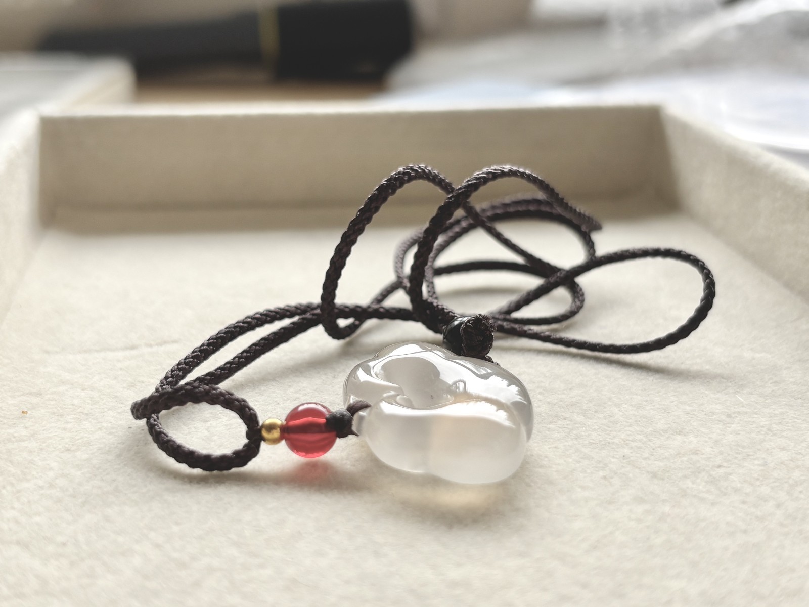 Natural Undyed Agate Carved Auspicious Cloud Pendant Necklace