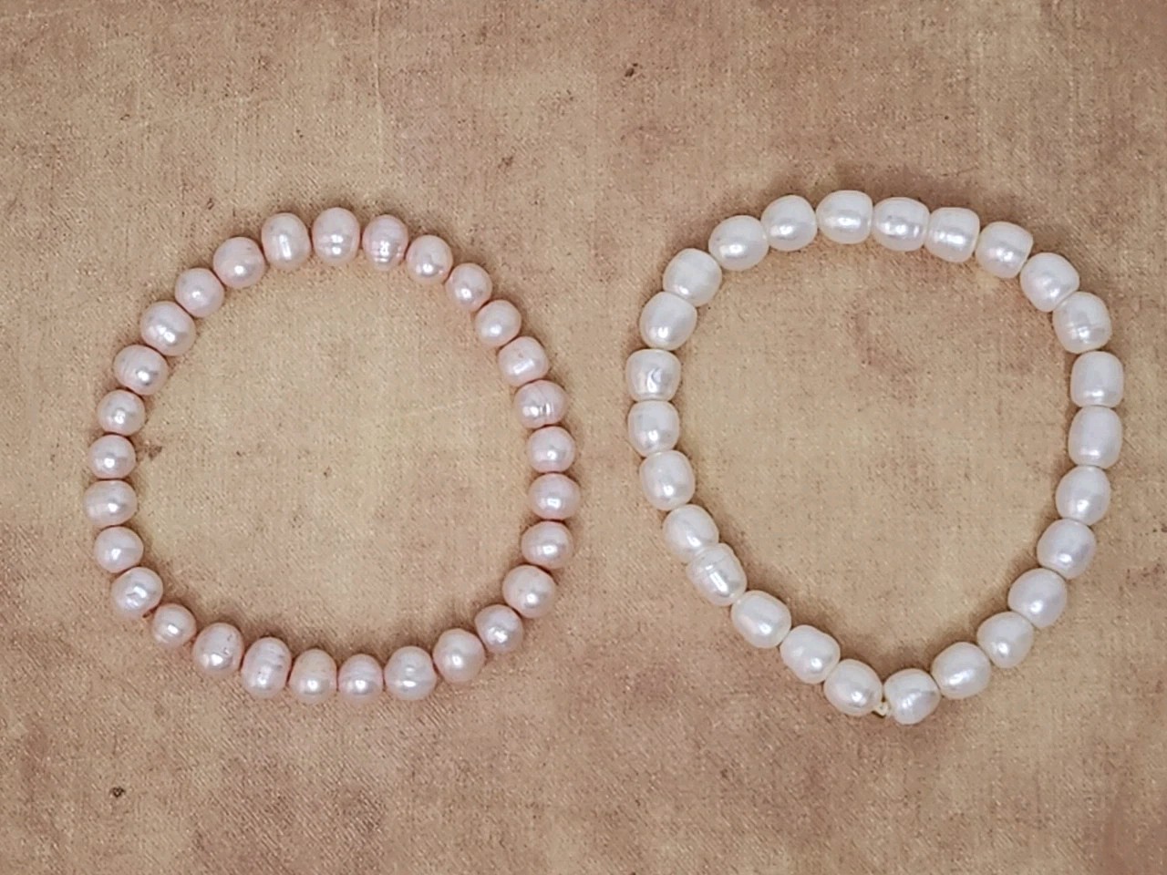 2 Natural Freshwater Pearls Stretch Bracelets – 1 White And 1 Pale Pink