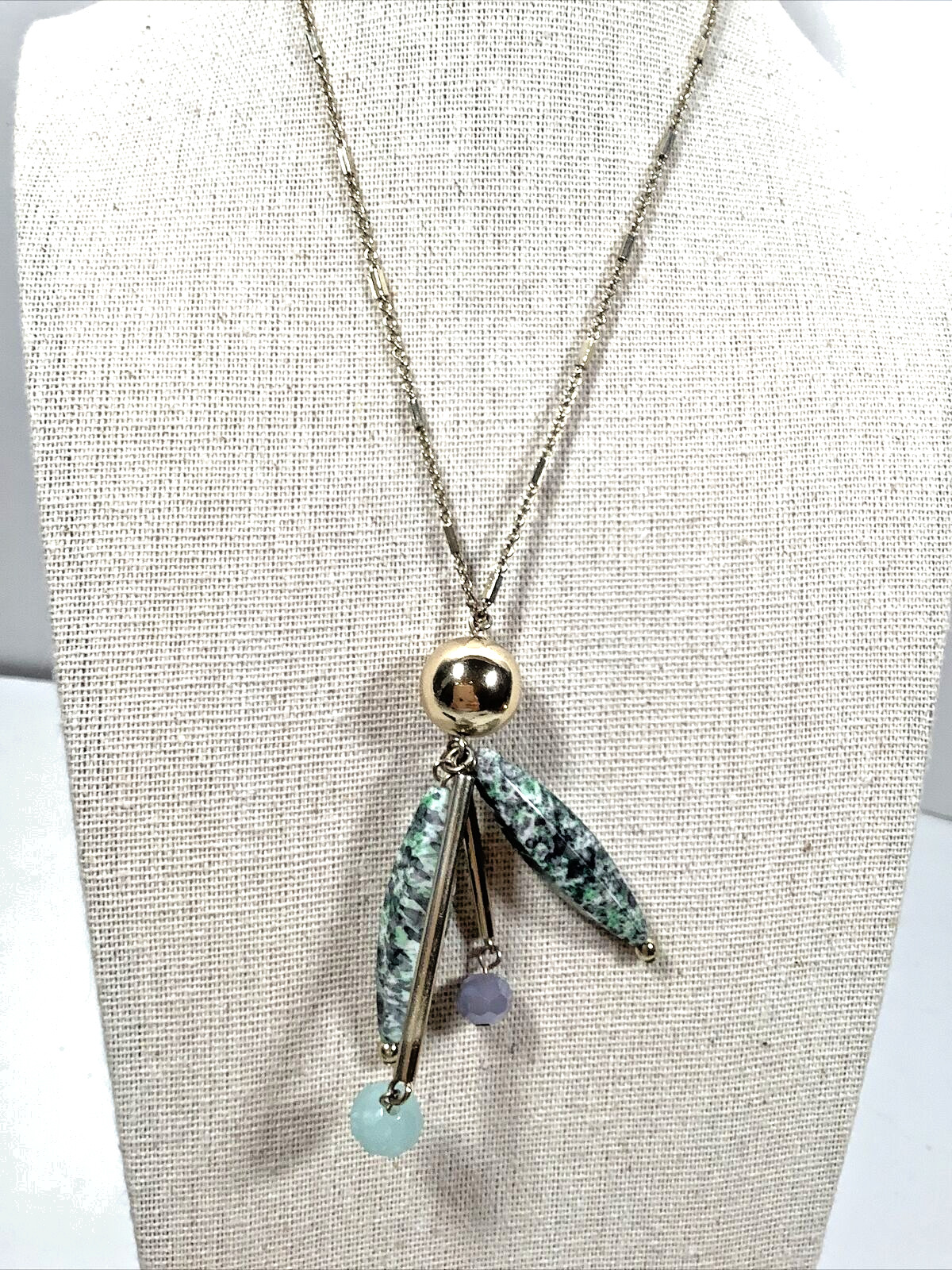 Loft Outlet Necklace Gold Tone Chain w/Pendant 34″ Shades of Seafoam /Purple