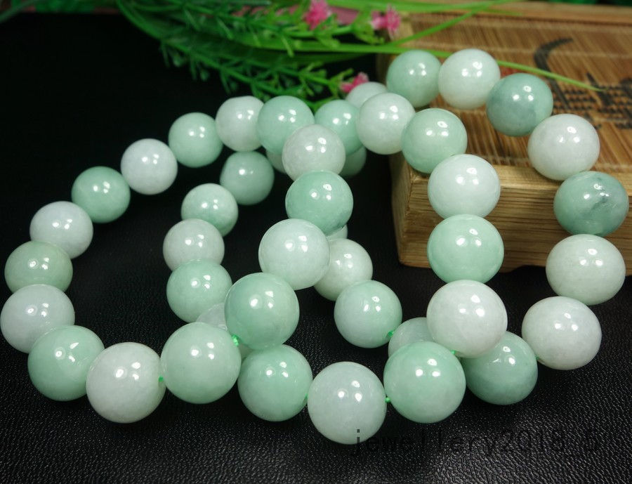 Certified Light Green Burma 100% Natural A Jadeite jade 13.2mm Beads Bracelet 手链