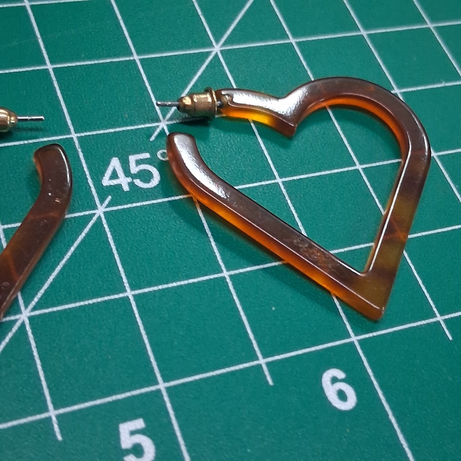ME% Transparent Brown Tortoise Shell Plastic Heart Shaped Open Hoop Earrings