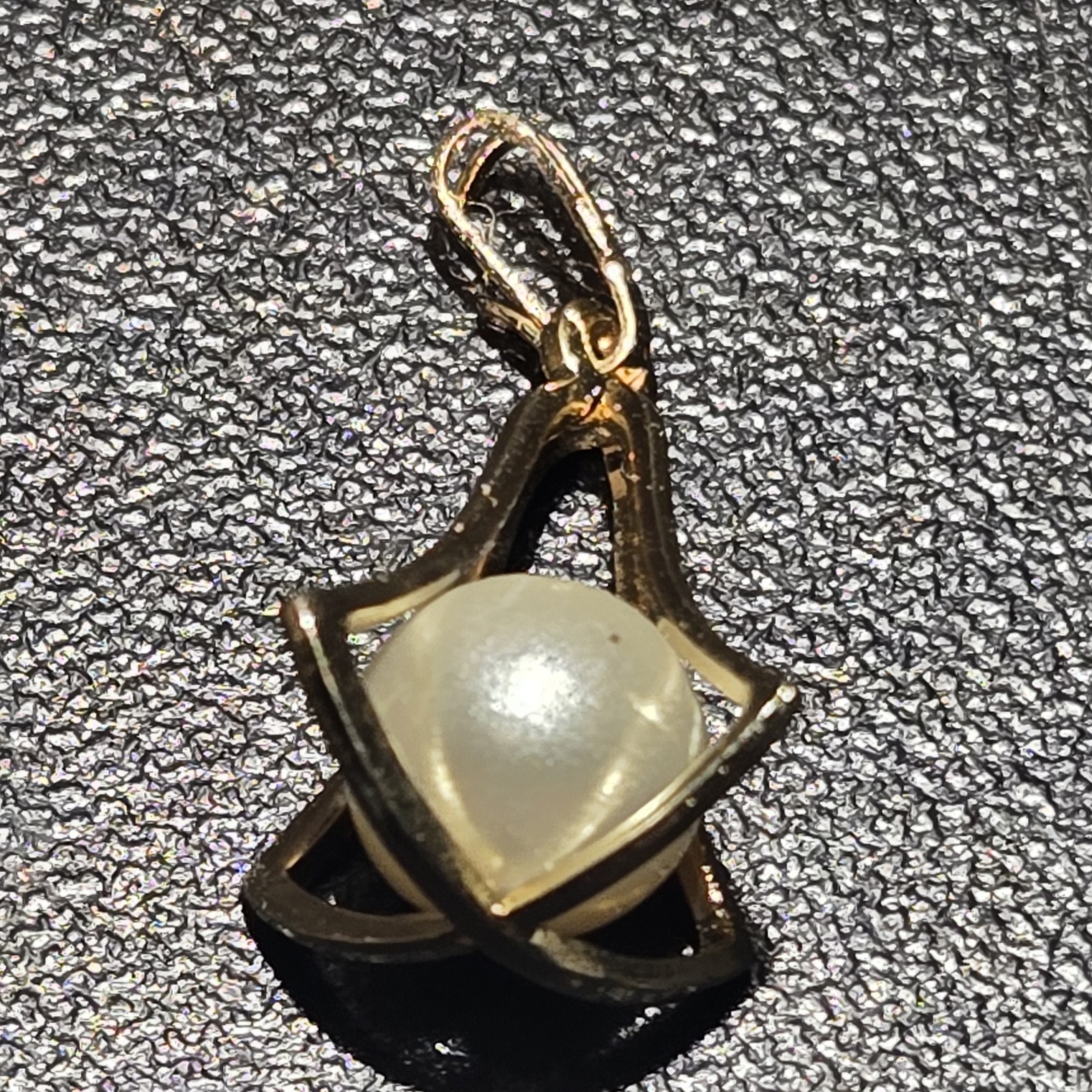 Gold Tone Necklace Charm Pendant Claw Shaped Setting With Faux Pearl