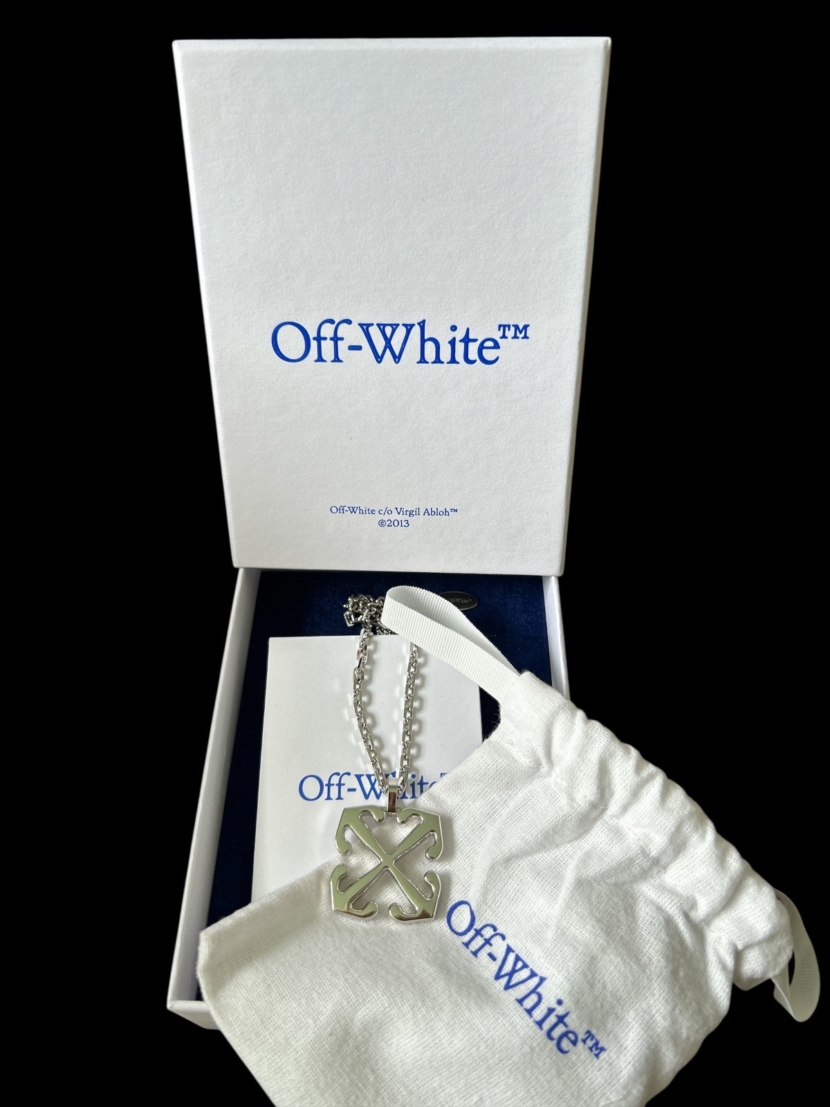 “OFF WHITE” SILVER NECKLACE BOXED WITH TAGS NEW, READY TO WEAR OFF WHITE ENAMEL