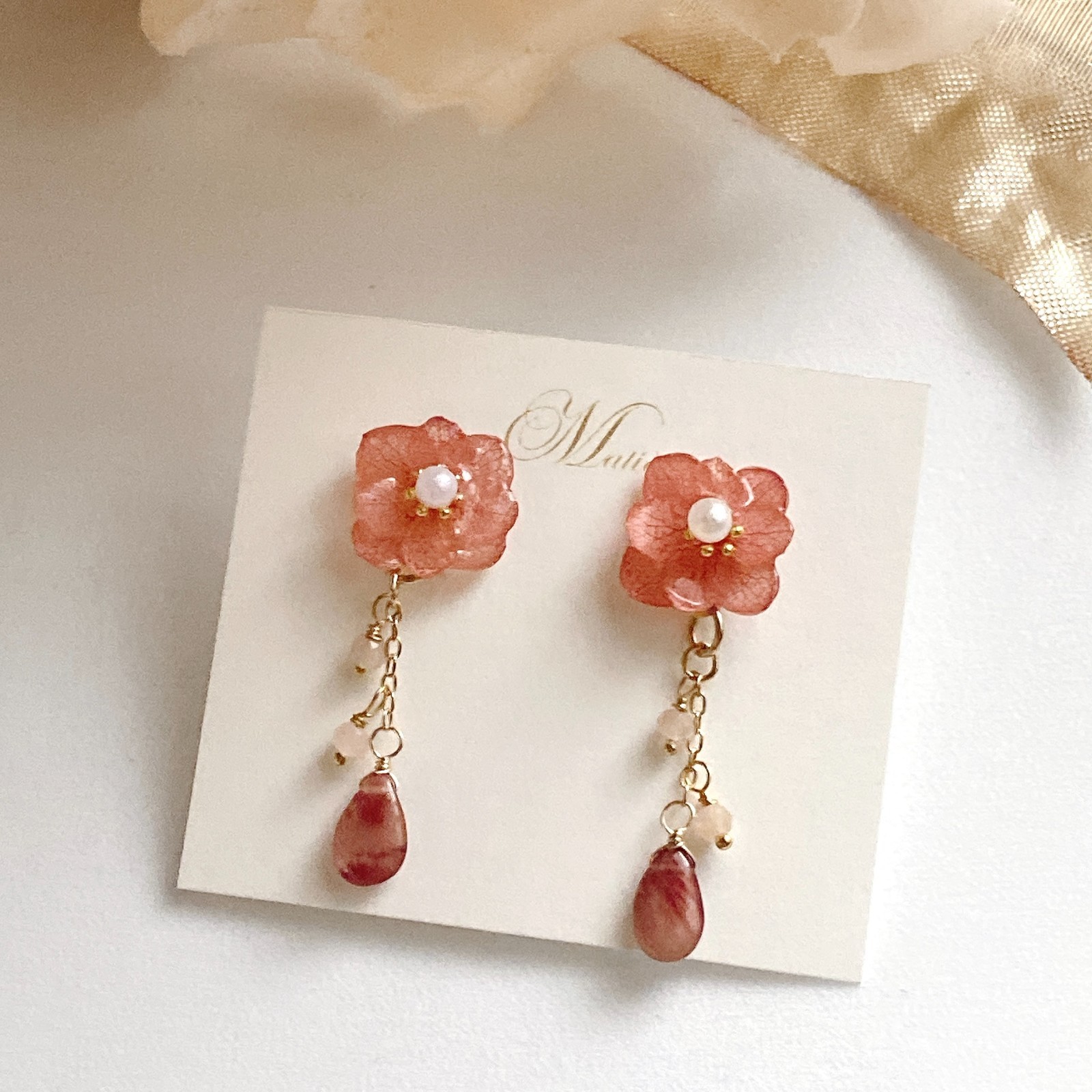 Preserved Annabelle Hydrangea & Natural Andesine Earrings | Annabelle Andesine