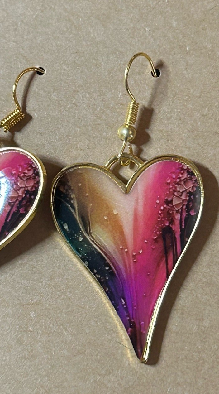 Beautiful Print Enamel Resin 3 Pc Heart Shaped Necklace & Earrings Set