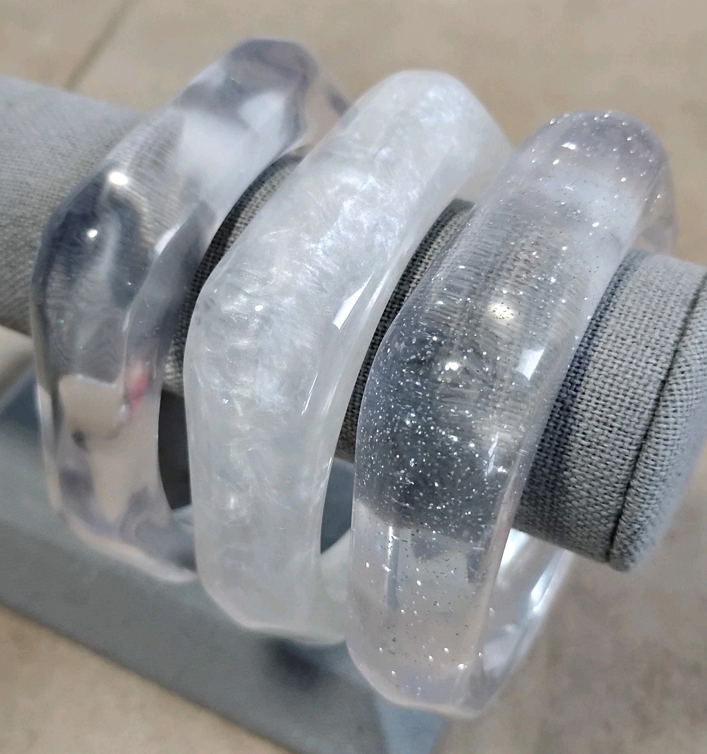 Lot Of 3 Clear Acrylic Plastic NEW Bangle Bracelets Sz 8 Sparkle Frosted Glitter