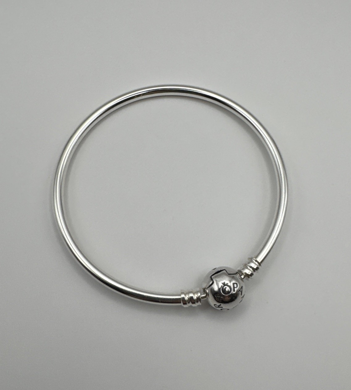 Authentic Pandora MOMENTS Bangle #590713-17 Size 6.7 in New