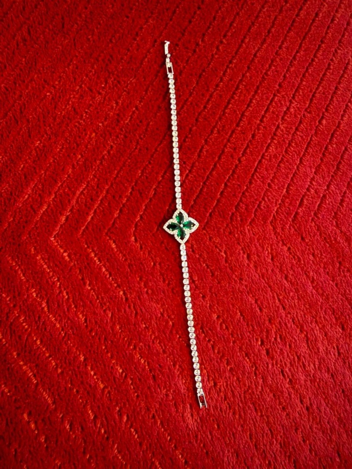 White Gold Emerald Clover Tennis Bracelet NEW with Box