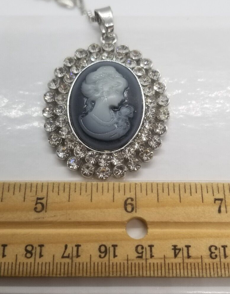 CAMEO Sparkling Silver Tone Blue White Rhinestones Broch & Necklace