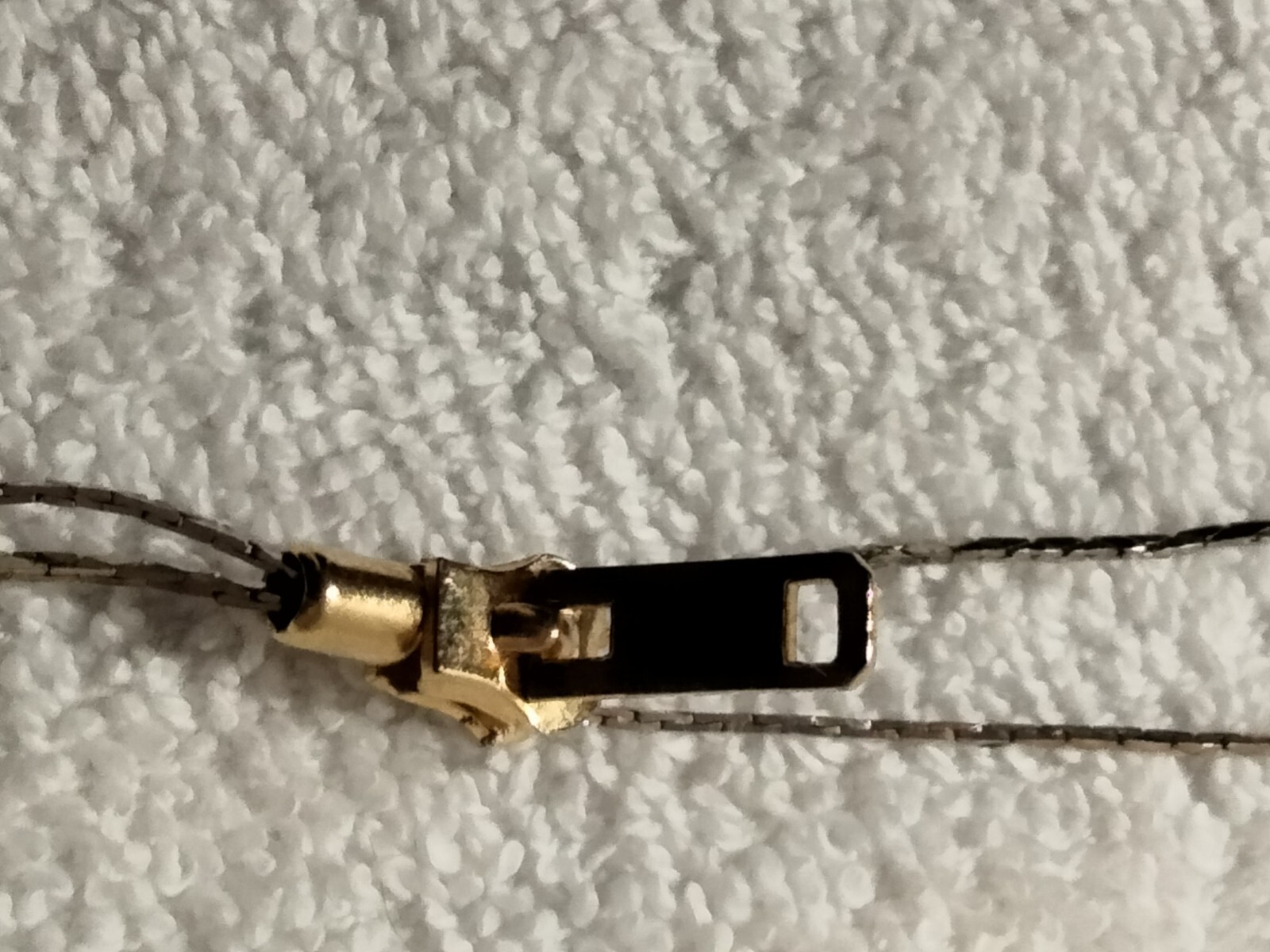 Lariat Necklace Adjustable And Unique With A Zipper Gold Tone Up To 28 In