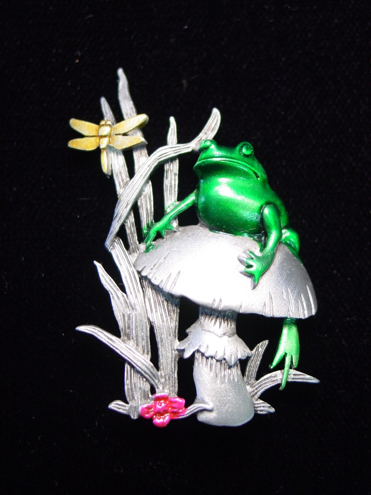 “JJ” Jonette Jewelry Silver Pewter ‘FROG on Mushroom’ with Dragonfly Pin