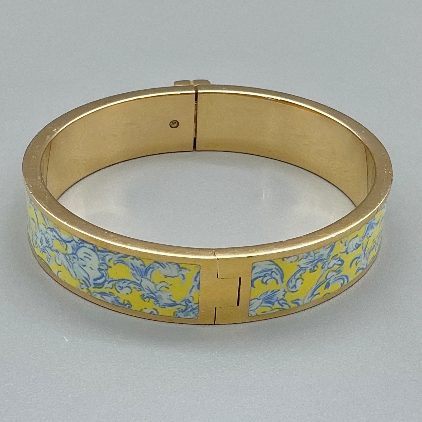 Tory Burch Bracelet Womens Yellow Gold Blue Floral Enamel Logo Bangle 6.75 In
