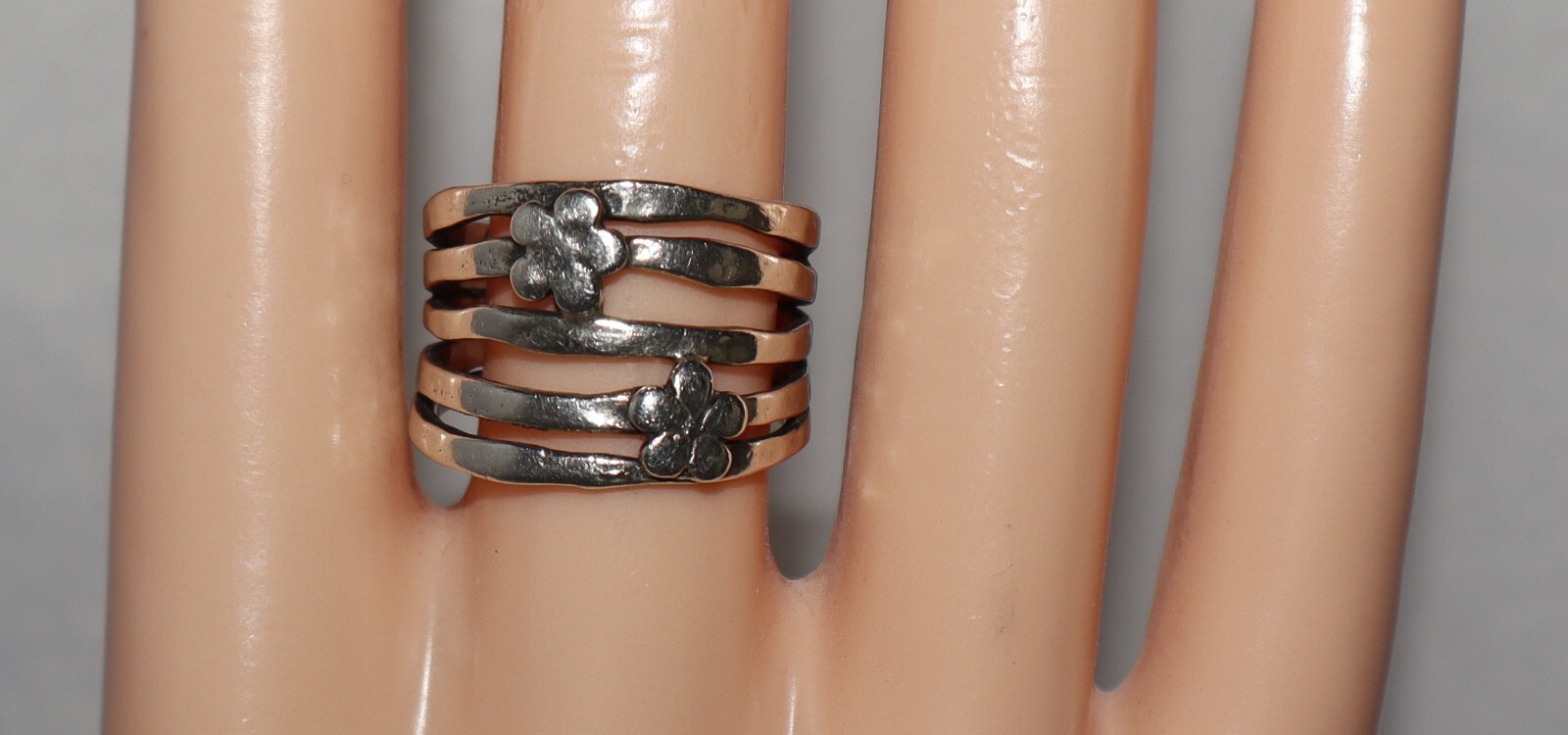 Didae Israel Sterling Silver Modernist Hammered Flower Wrap Wide Band Ring