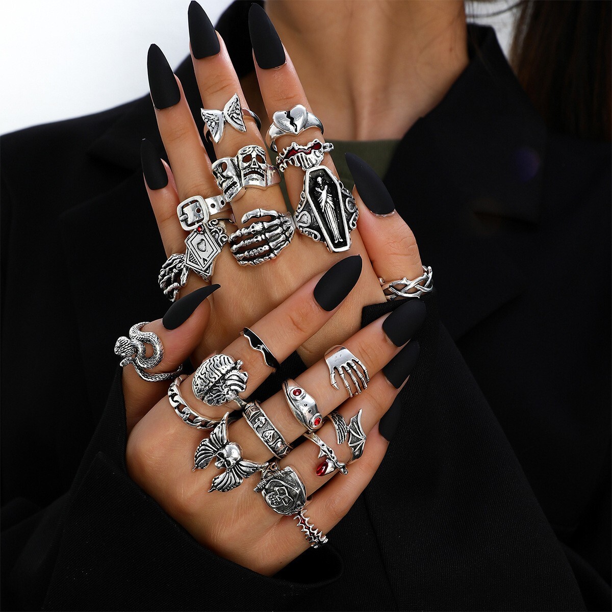 Wholesale 50 Antique Silver Mixed Vintage Rings Bulk Metal Gothic Jewelry Lots