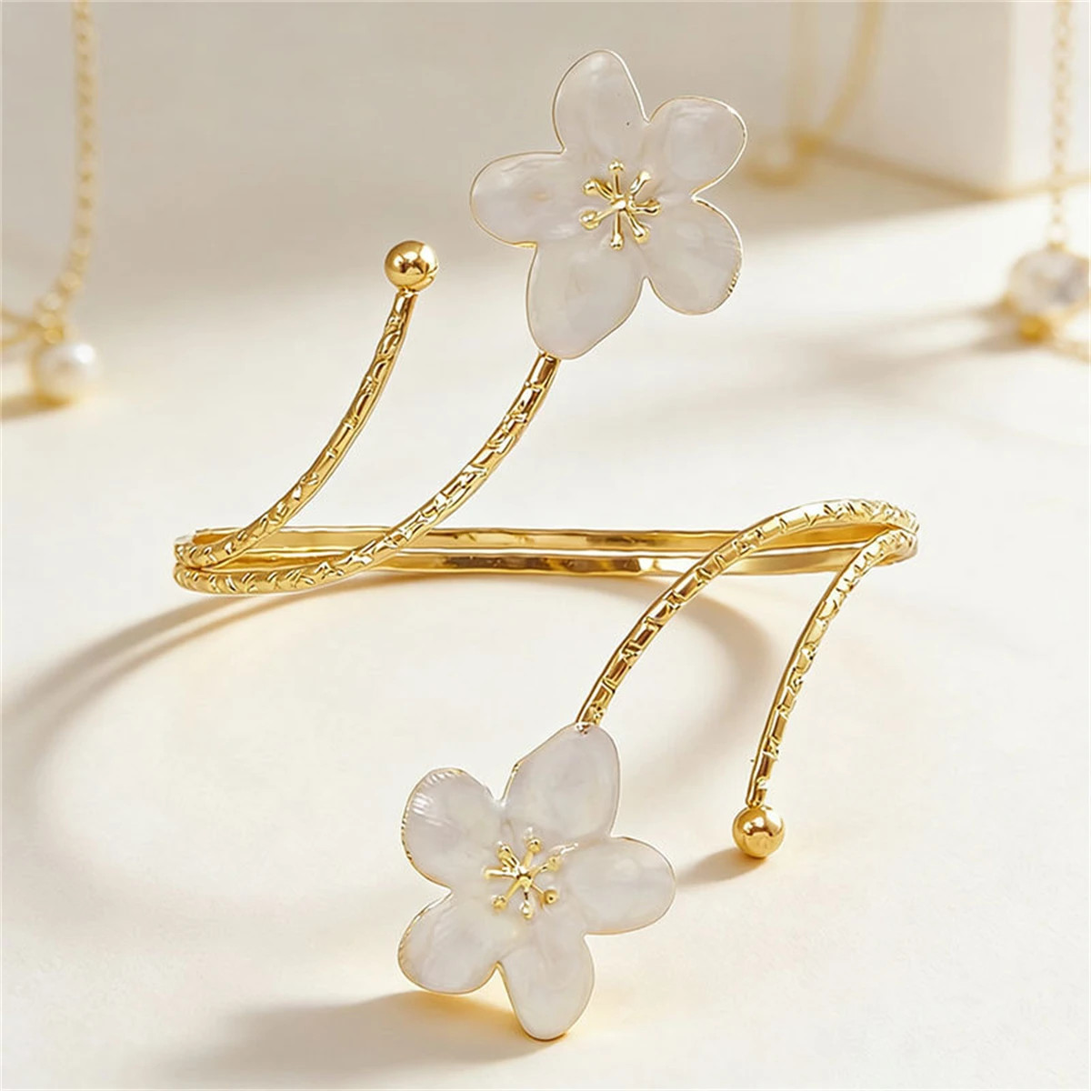 Women’s Boho Metal Flower Upper Arm Bracelet Vintage Punk Spiral Armlet Jewelry