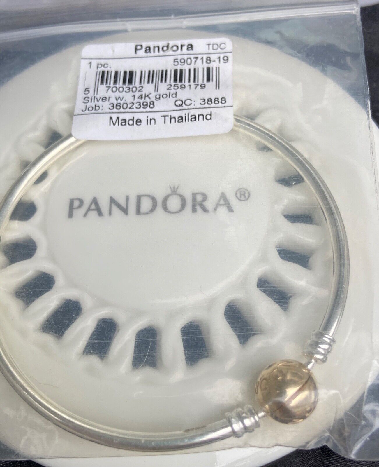 Authentic Pandora MOMENTS Bangle #590718