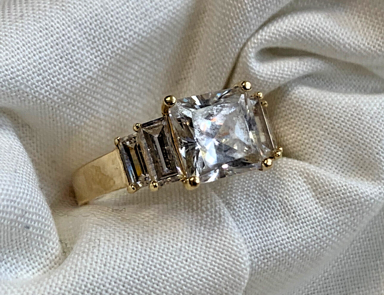 14K Yellow Gold Ring 4.45g Fine Jewelry Size 8 Band Cubic Zirconia *READ*