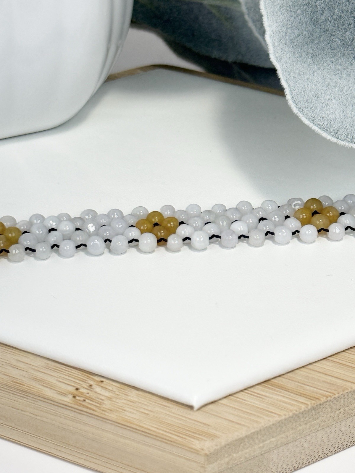 Jadeite White/Yellow Bead Bracelet Size: 6IN Width: 15/4MM