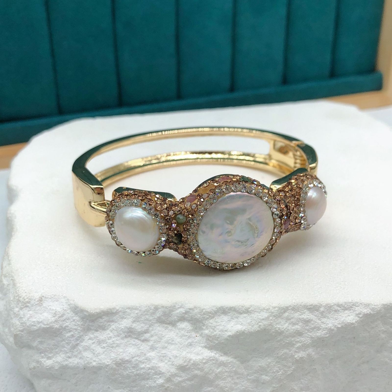 Natural South Sea White Keshi Baroque Pearl Inlay Gold Bangle Bracelet 6.2″