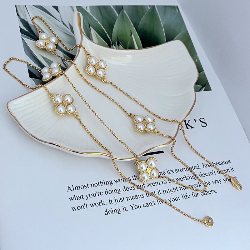 New Tory Pearl Flower Long Chain Necklace with Jewelry Pouch Size:83cm