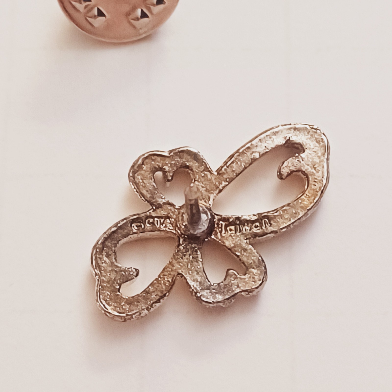 Open Heart Cross Tac Label Pin