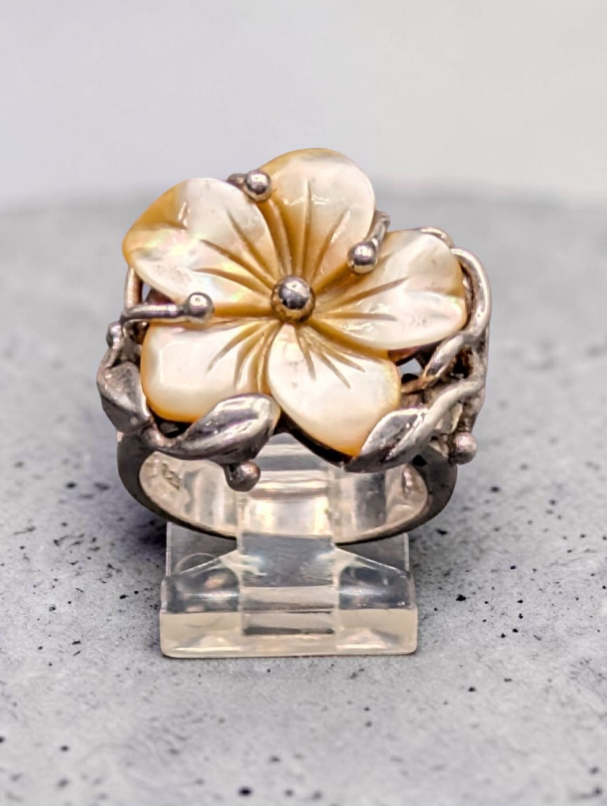 Sterling Silver Carved MOP Shell Hawaiian Plumeria Flower Ring Size 6 1/4 6.25