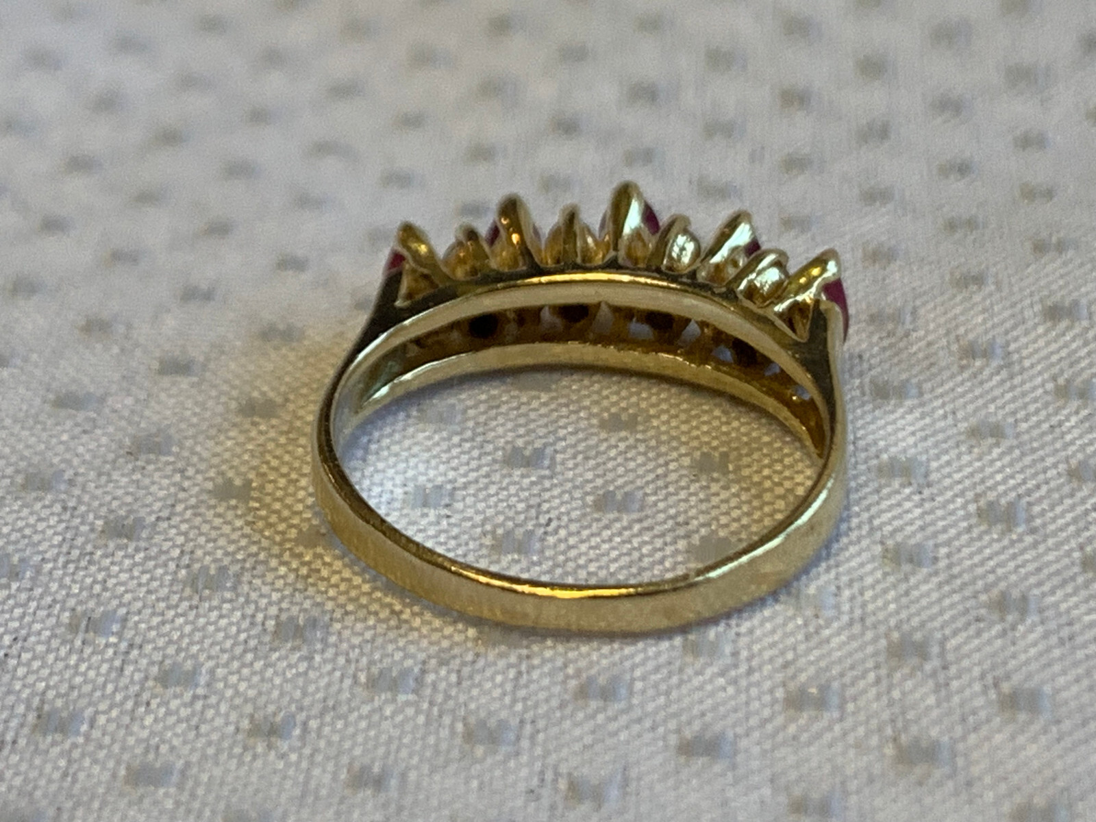 14K Yellow Gold Ring 2.5g Fine Jewelry Size 5.25 Band Ruby & Clear Color Stones
