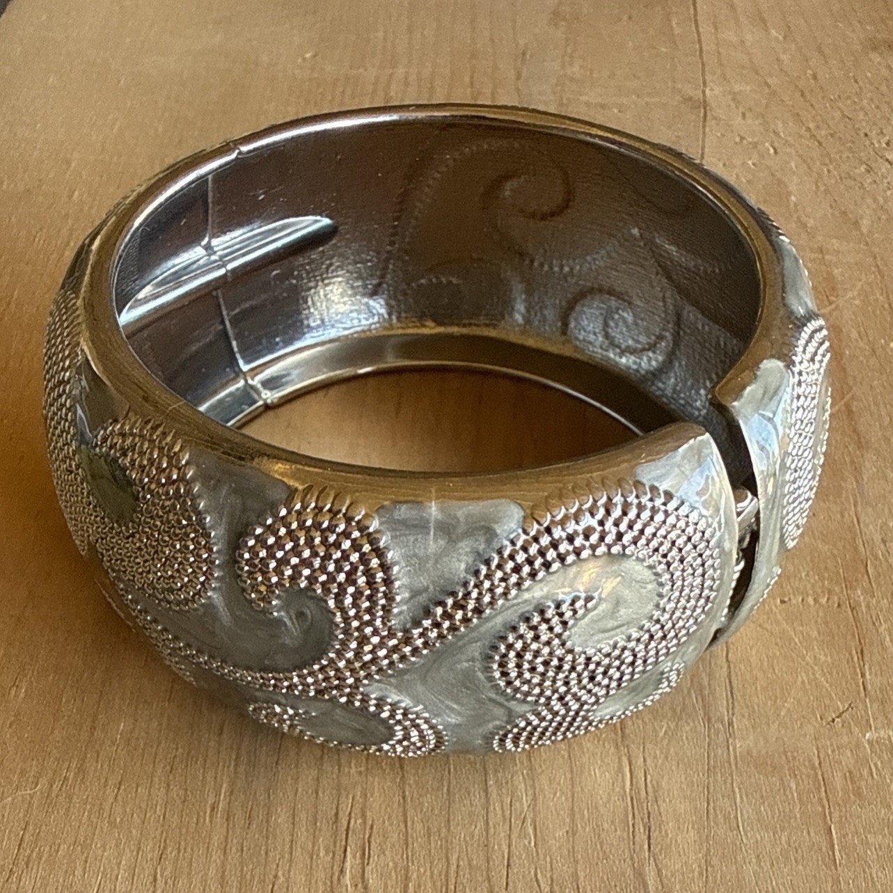 Vintage Grey Enamel Silver tone Hinged 1.25″ wide DOMED Bracelet 7.5″ fashion