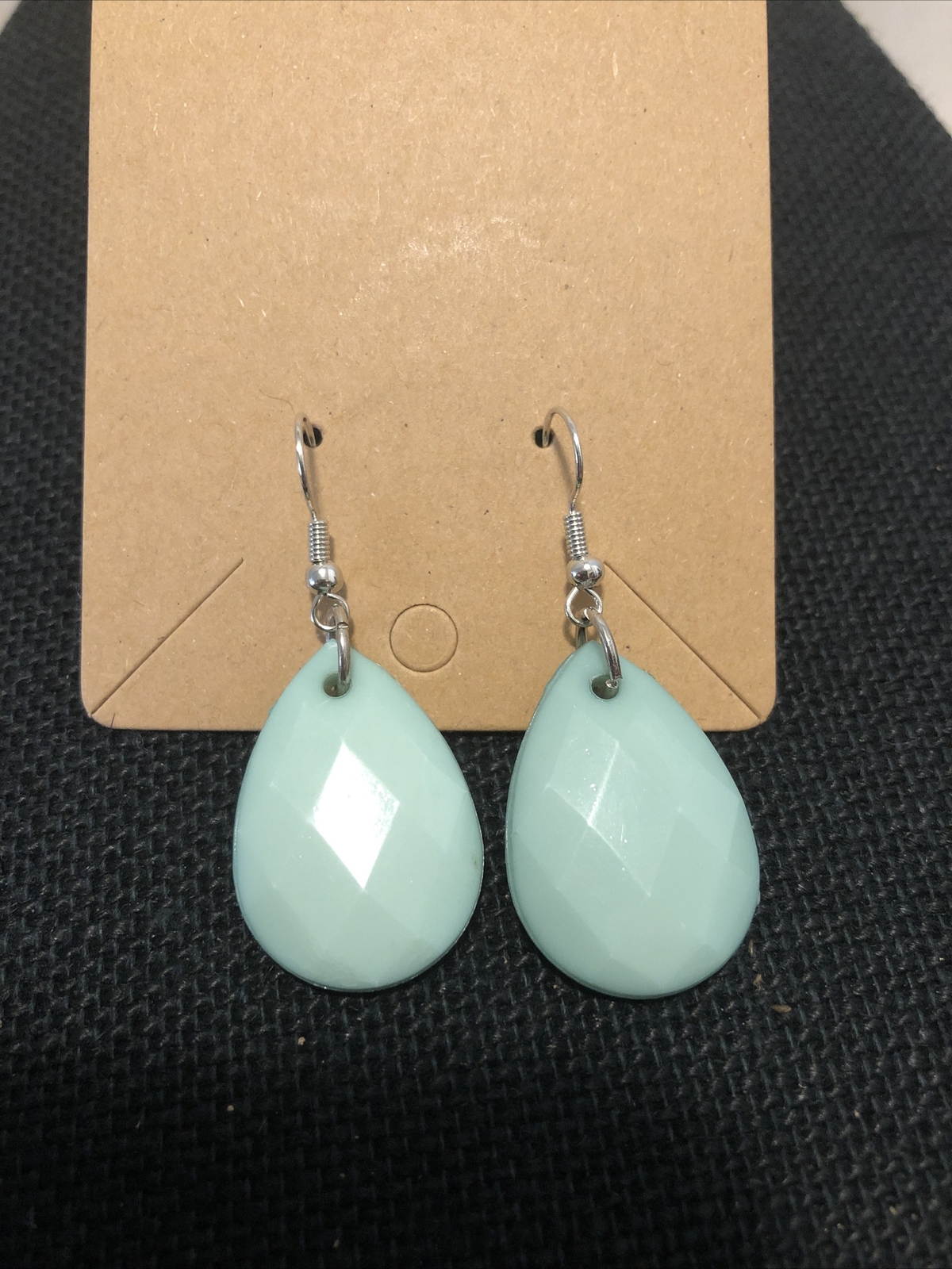 Aqua Silvertone 2 inch dangle 1”x3/4” Tear￼drop Faceted￼ earrings
