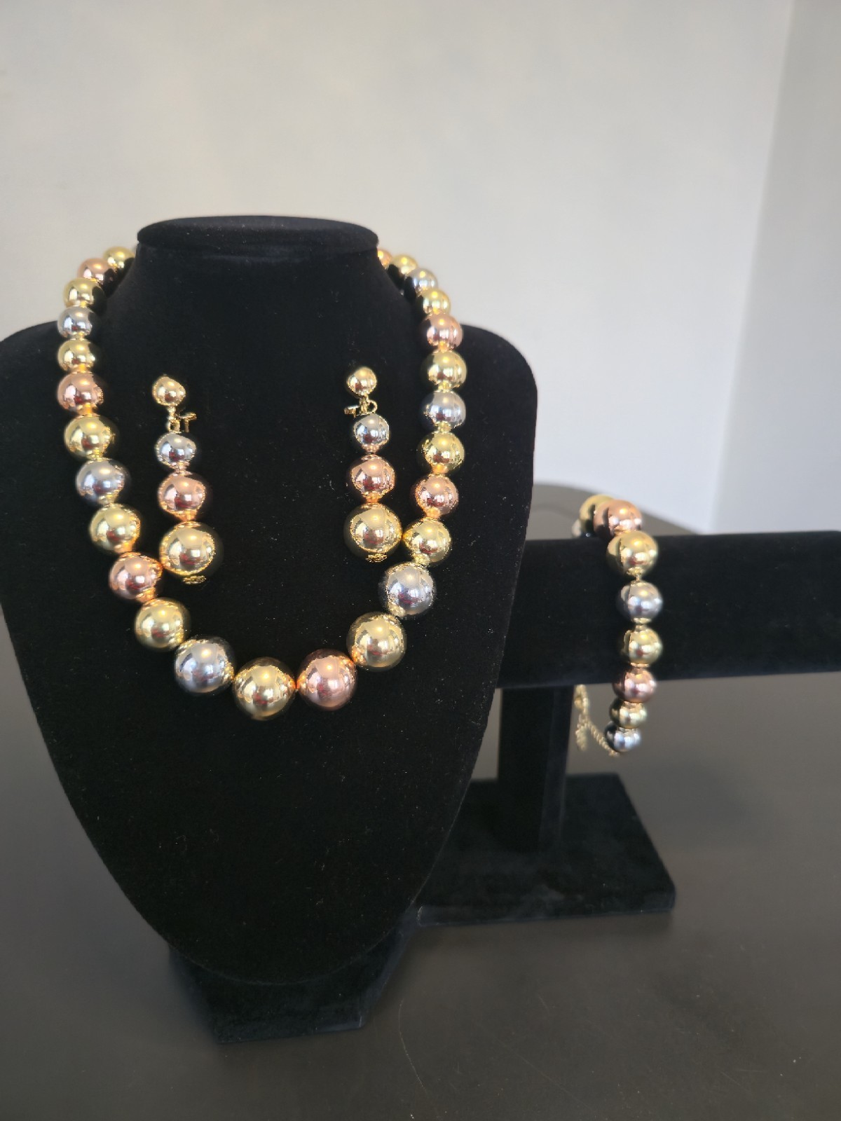 Women’s Tri-Tone Beaded Jewelry Set – Necklace, Bracelet & Clip-On Earrings –…