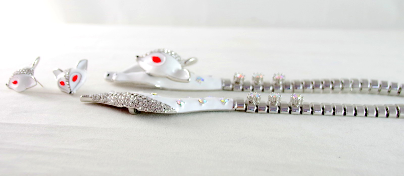 So Cute! BETSEY JOHNSON ARTIC FOX AB CRYSTAL RHINESTONE NECKLACE & EARRINGS SET