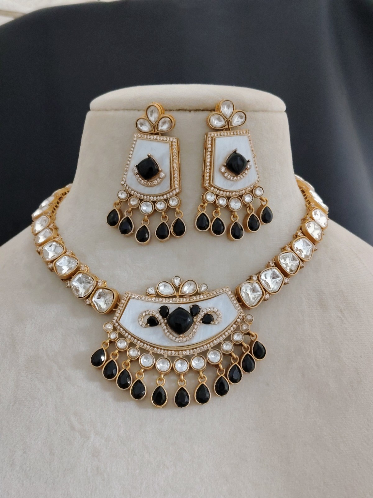 Black Luxury Onyx Mother of Pearl Polki Necklac Matching Earrings Roz Jewellers.